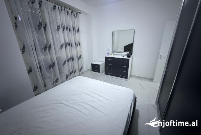 Shtepi me qera Apartament ne Tirane, 1+1, Mobilimi E mobiluar, Pagesa 550  Euro.