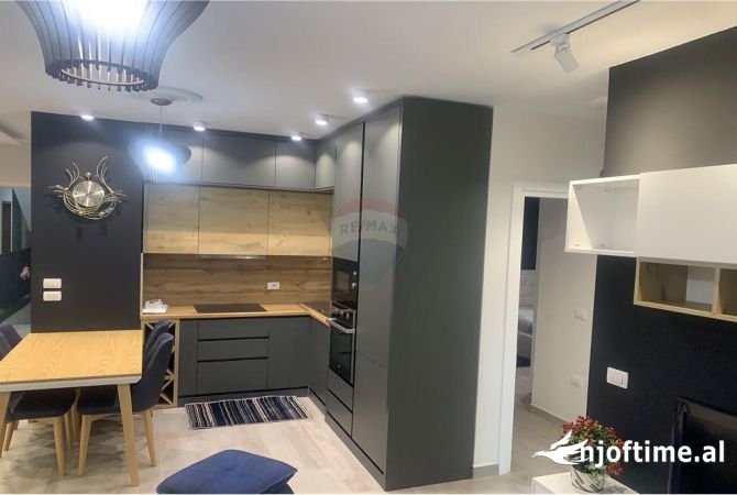 Shtepi me qera Apartament ne Tirane, 2+1, Mobilimi E mobiluar, Pagesa 750  Euro.