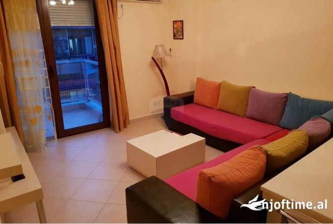 Apartament 2+1  Për Qira - Pazari i Ri