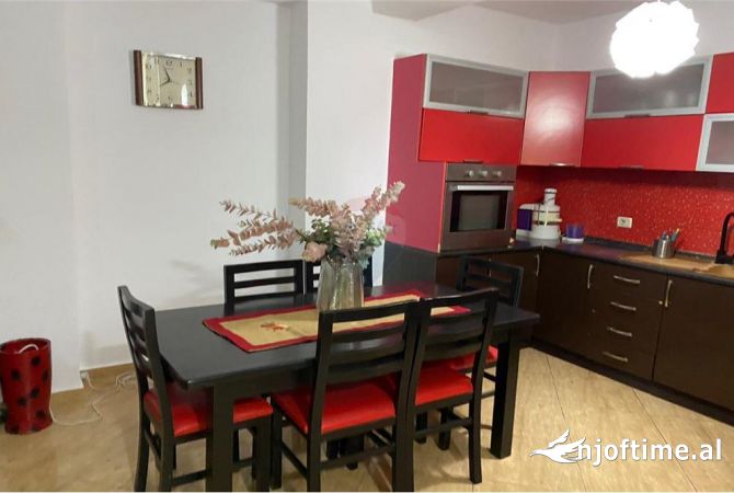 Shtepi me qera Apartament ne Tirane, 2+1, Mobilimi E mobiluar, Pagesa 450  Euro.