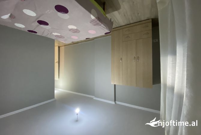 Shtepi ne shitje Apartament ne Tirane, 2+1, Mobilimi E mobiluar, Pagesa 140,000  Euro.