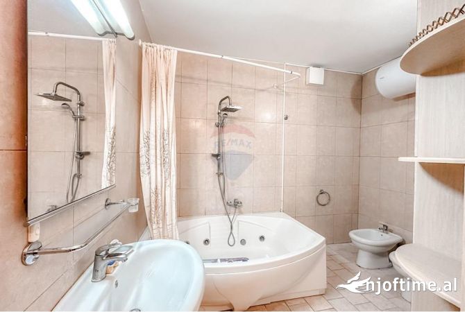 Shtepi me qera Apartament ne Tirane, 2+1, Mobilimi E mobiluar, Pagesa 750  Euro.