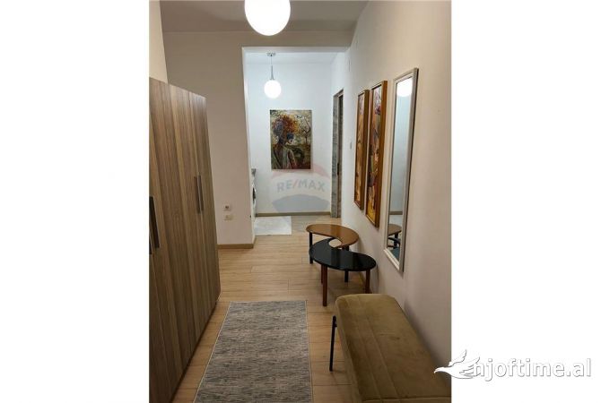 Shtepi me qera Apartament ne Tirane, 2+1, Mobilimi E mobiluar, Pagesa 880  Euro.