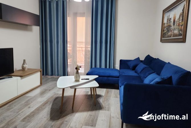 Shtepi me qera 2+1 ne Tirane - 1,200 Euro