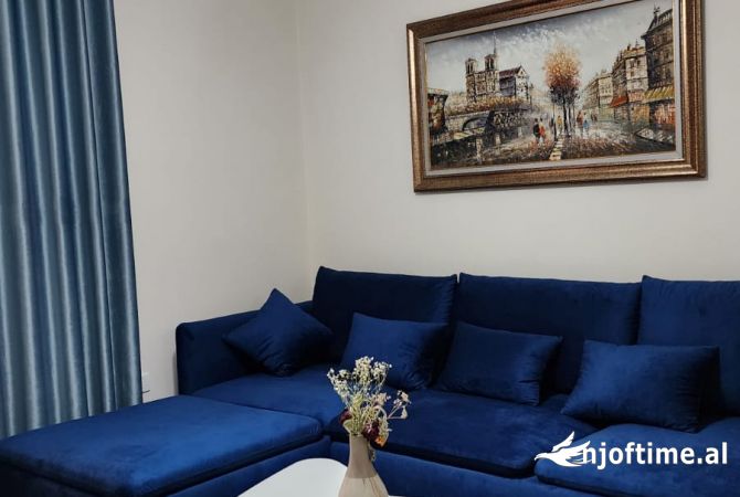 Shtepi me qera 2+1 ne Tirane - 1,200 Euro