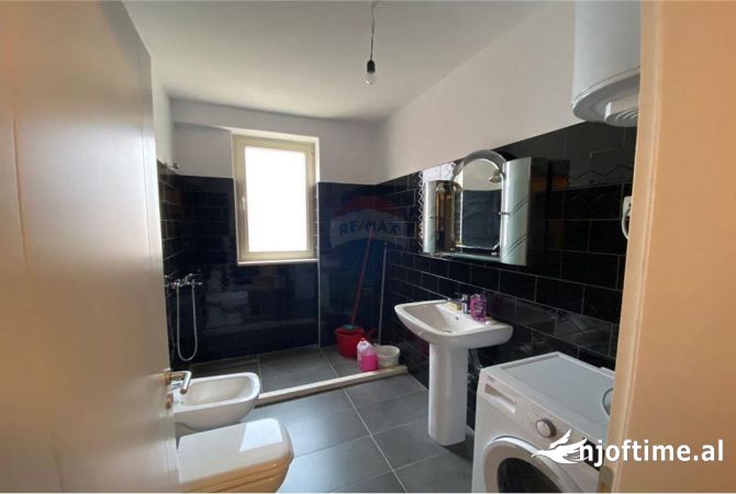 Shtepi me qera Apartament ne Tirane, 1+1, Mobilimi E mobiluar, Pagesa 350  Euro.