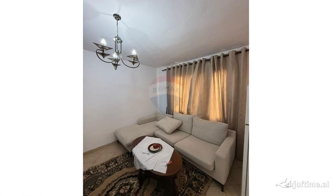 Shtepi me qera Apartament ne Tirane, 2+1, Mobilimi E mobiluar, Pagesa 500  Euro.