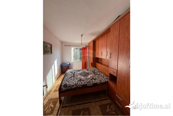 Shtepi me qera Apartament ne Tirane, 2+1, Mobilimi E mobiluar, Pagesa 500  Euro.