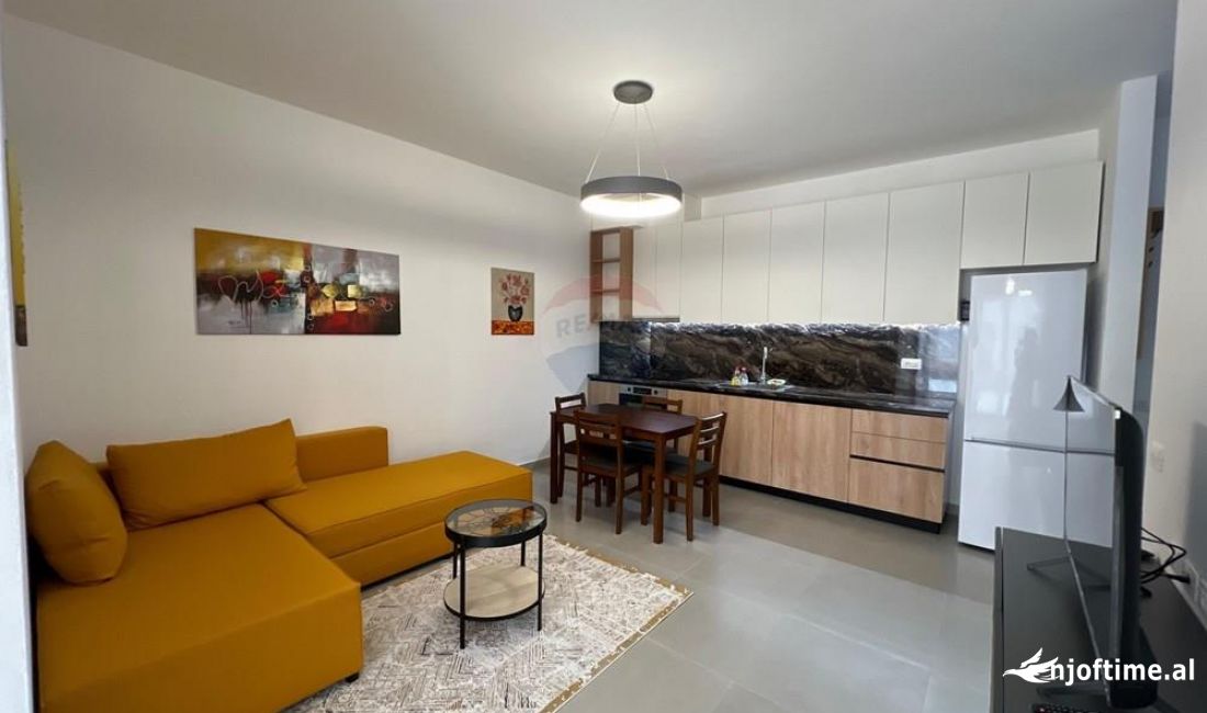 Shtepi me qera Apartament ne Tirane, 2+1, Mobilimi E mobiluar, Pagesa 750  Euro.