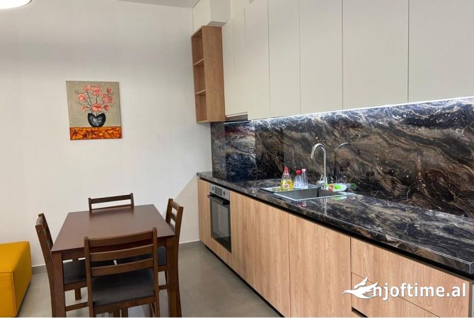 Shtepi me qera Apartament ne Tirane, 2+1, Mobilimi E mobiluar, Pagesa 750  Euro.