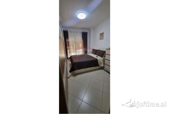 Shtepi ne shitje Apartament ne Tirane, 1+1, Mobilimi E mobiluar, Pagesa 170,000  Euro.