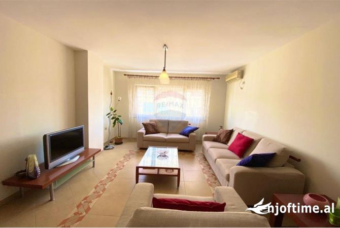 Shtepi me qera 2+1 ne Tirane - 650 Euro