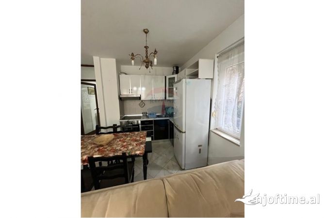 Jepet me qira apartament Kolombo tek liqeni i thate