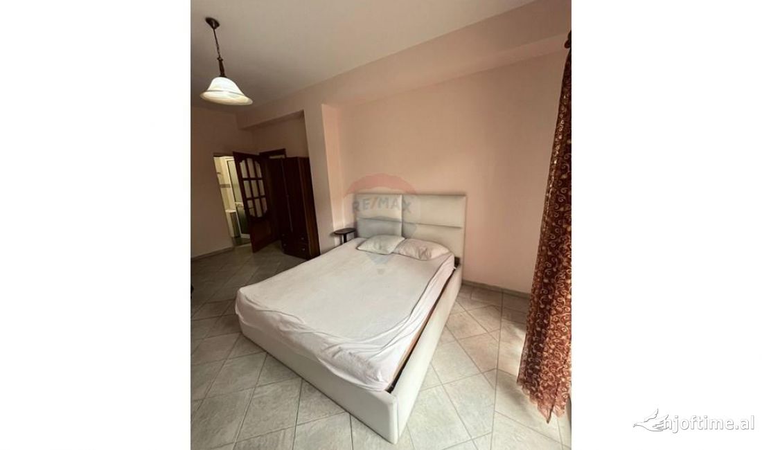 Shtepi me qera Apartament ne Tirane, 2+1, Mobilimi E mobiluar, Pagesa 550  Euro.