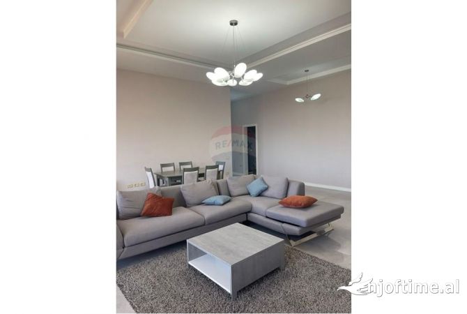 Shtepi me qera 3+1 ne Tirane - 1,200 Euro