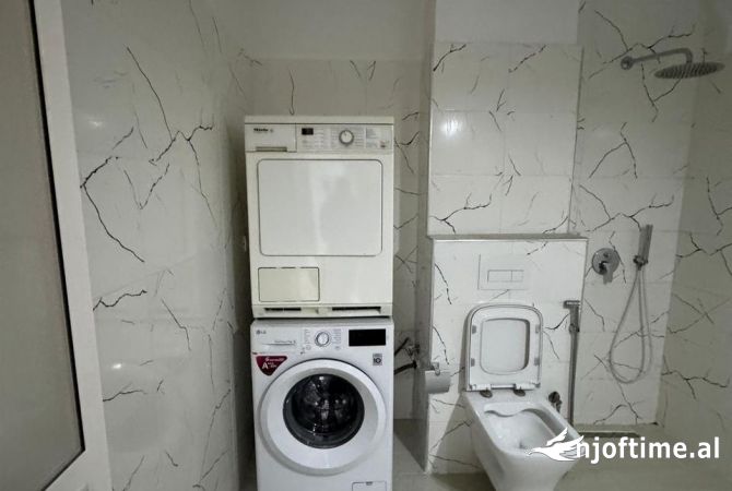 Shtepi me qera Apartament ne Tirane, Garsoniere, Mobilimi E mobiluar, Pagesa 420  Euro.
