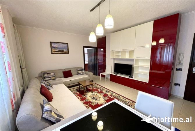 Shtepi me qera 1+1 ne Tirane - 50,000 Leke