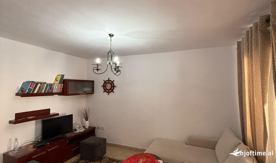 Shtepi me qera Apartament ne Tirane, 2+1, Mobilimi E mobiluar, Pagesa 450  Euro.