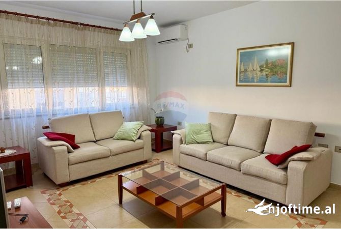 APARTAMENT 2+1 ME QIRA TEK PETRO NINI LUARASI