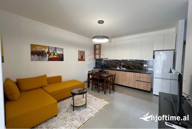 APARTAMENT PER QIRA 2+1 TE DONIKA CENTER tek kafe flora
