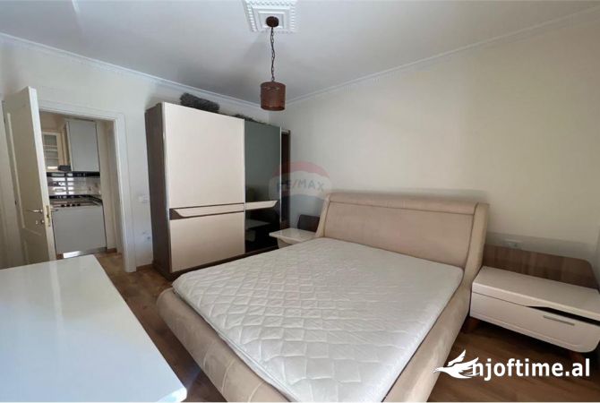 Shtepi me qera 2+1 ne Tirane - 650 Euro