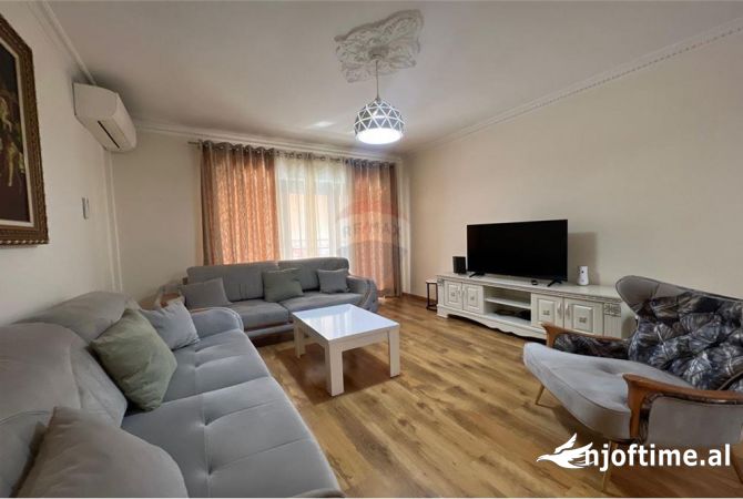 Shtepi me qera 2+1 ne Tirane - 650 Euro
