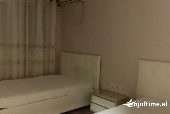 Shtepi me qera 3+1 ne Tirane - 800 Euro