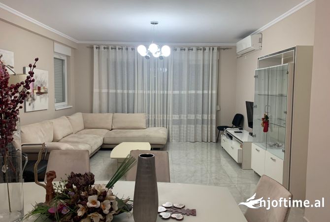 Shtepi me qera 3+1 ne Tirane - 800 Euro