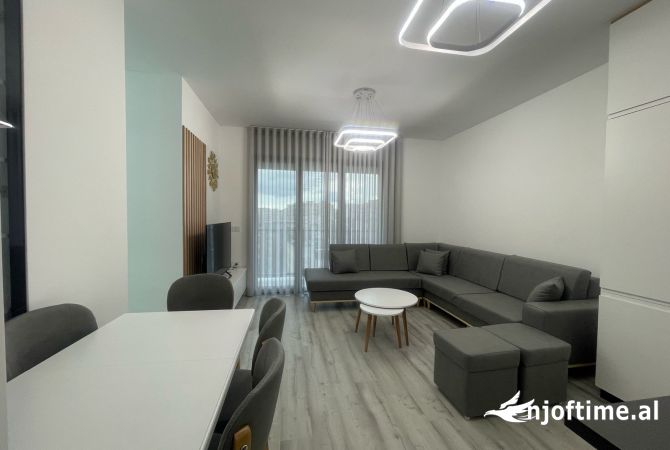 Shtepi me qera 2+1 ne Tirane - 800 Euro