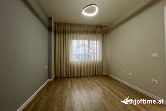 Shtepi ne shitje Apartament ne Tirane, 1+1, Mobilimi E mobiluar, Pagesa 148,000  Euro.