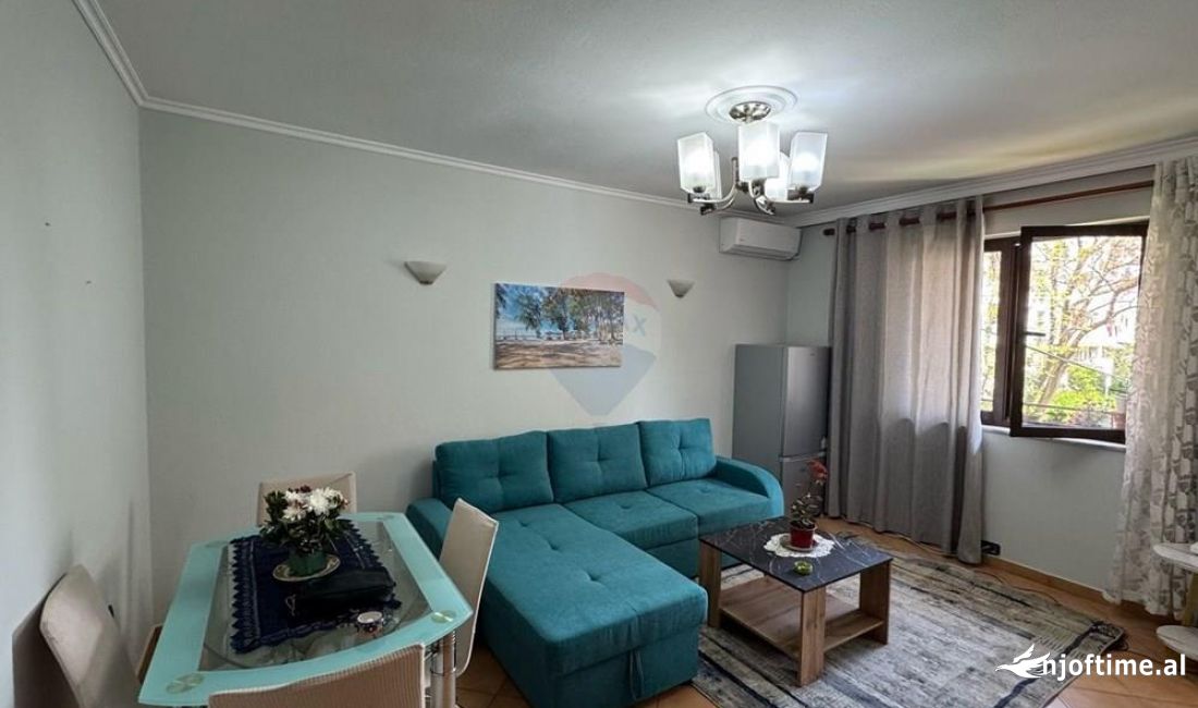 Shtepi me qera Apartament ne Tirane, 2+1, Mobilimi E mobiluar, Pagesa 450  Euro.