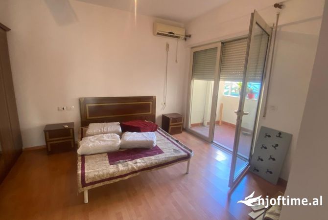 Ambient biznesi me qera 3+1 ne Tirane - 600 Euro