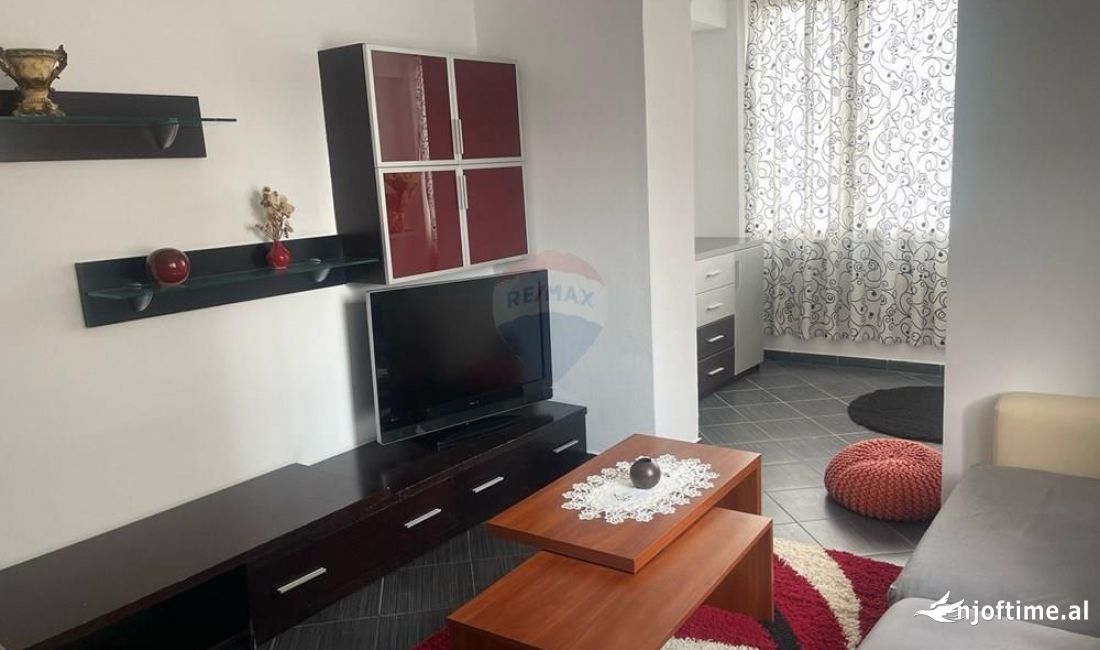 Shtepi me qera Apartament ne Tirane, 2+1, Mobilimi E mobiluar, Pagesa 45,000  Leke.