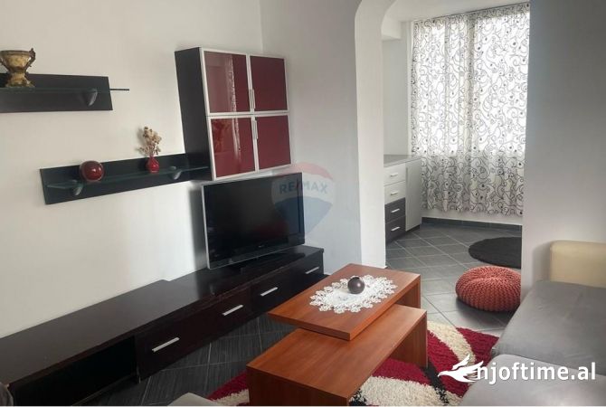 jepet apartament 2+1 me qira ne rruge durrsit