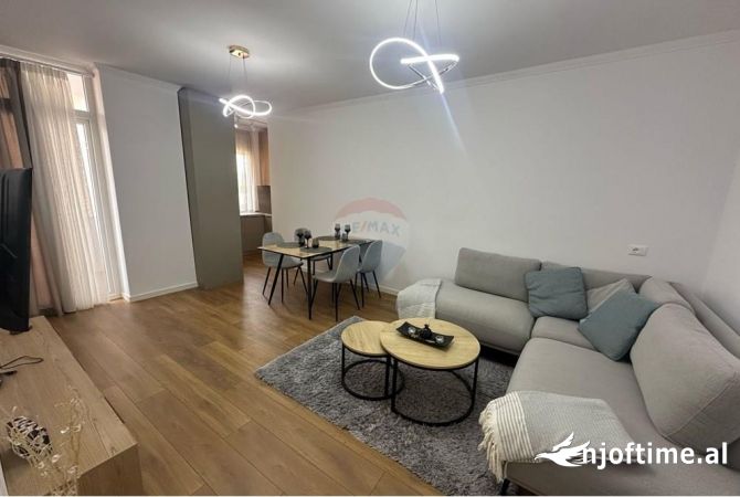 Shtepi me qera 2+1 ne Tirane - 700 Euro