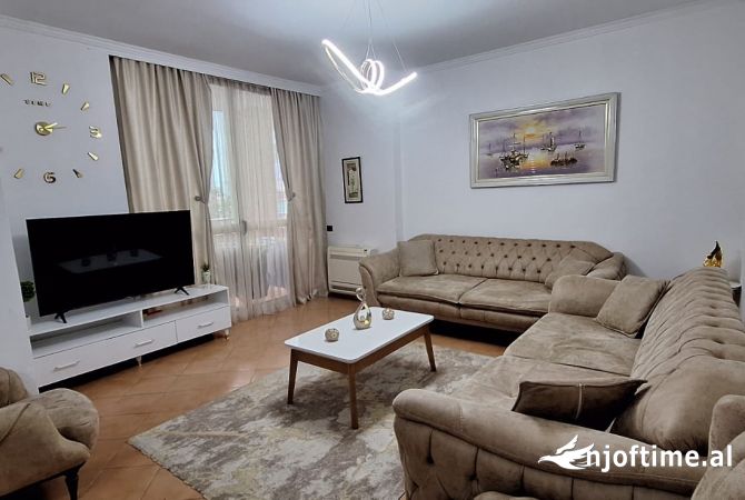 aPARTAMENT 2+1 ME QIRA NE KOMUNE
