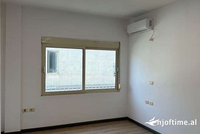 Ambient biznesi me qera 3+1 ne Tirane - 650 Euro