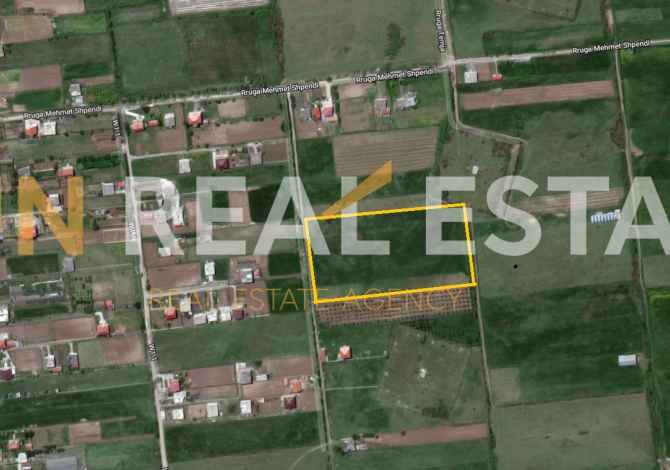 Truall ose Toke  ne Shkoder - 8,000,000 Leke
