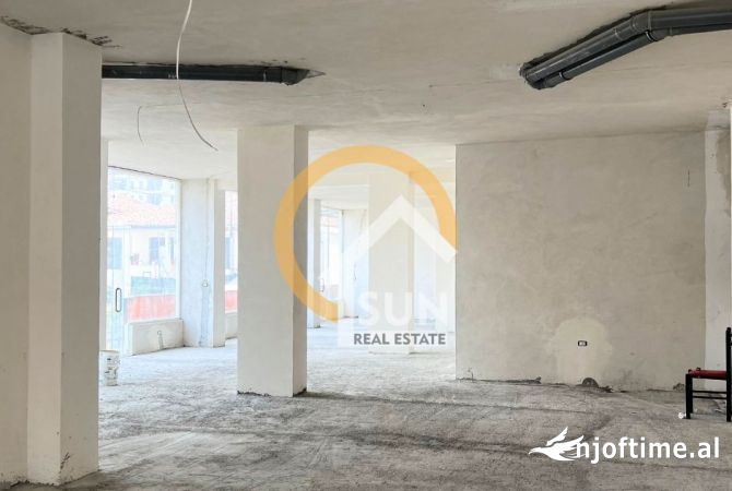 SHITET AMBIENT BIZNESI, KRYQEZIMI I ZDRALES, SHKODER