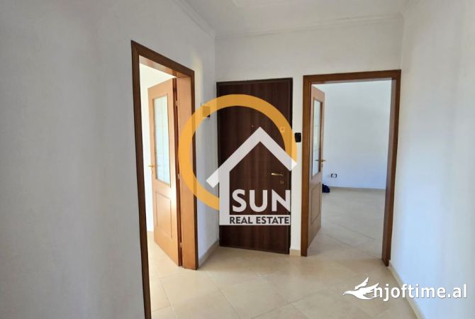 Shtepi ne shitje Apartament ne Shkoder, 1+1, Mobilimi Bosh, pa mobiluar, Pagesa 4,300,000  Leke.