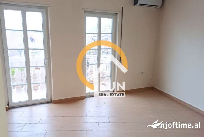 Shtepi me qera 2+1 ne Shkoder - 35,000 Leke
