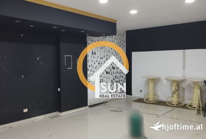 Ambient biznesi me qera 3+1 ne Shkoder - 40,000 Leke