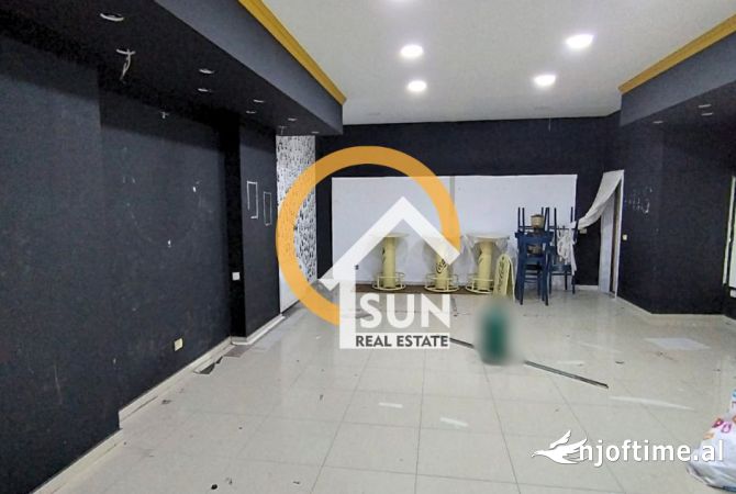 JEPET ME QIRA AMBIENT BIZNESI TEK TEATRI, SHKODER