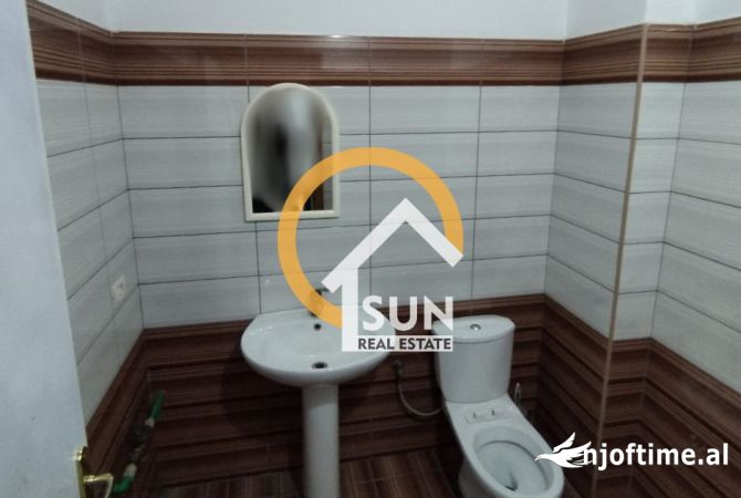 JEPET ME QIRA AMBIENT BIZNESI TEK TEATRI, SHKODER