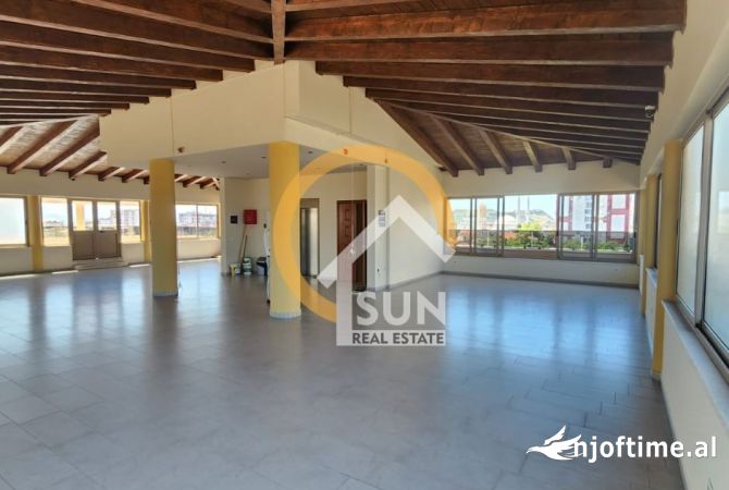 Ambient biznesi me qera 3+1 ne Shkoder - 111,000 Leke