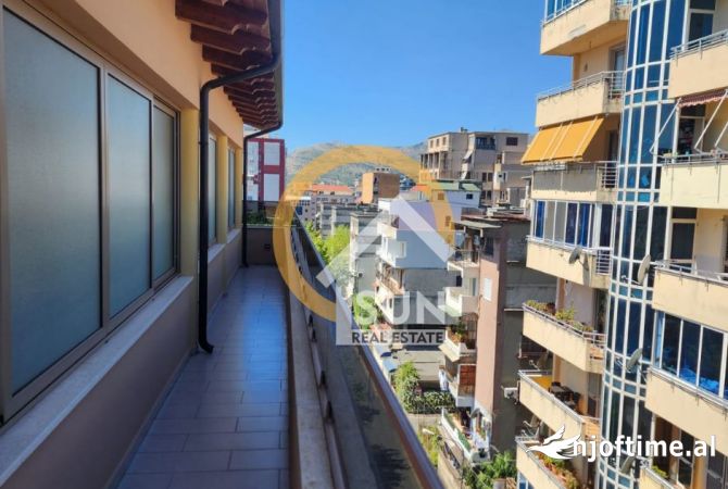 Ambient biznesi me qera 3+1 ne Shkoder - 111,000 Leke
