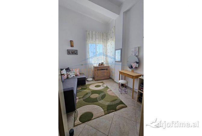 Shtepi ne shitje Apartament ne Durres, 2+1, Mobilimi E mobiluar, Pagesa 129,000  Euro.