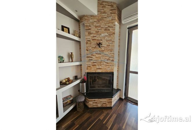 Shtepi ne shitje Apartament ne Durres, 2+1, Mobilimi E mobiluar, Pagesa 129,000  Euro.