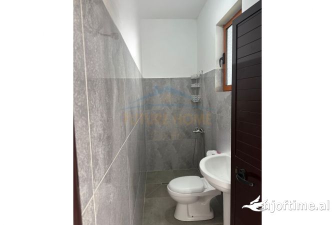 Shtepi ne shitje Shtepi Private ne Durres, 2+1, Mobilimi E mobiluar, Pagesa 85,000  Euro.