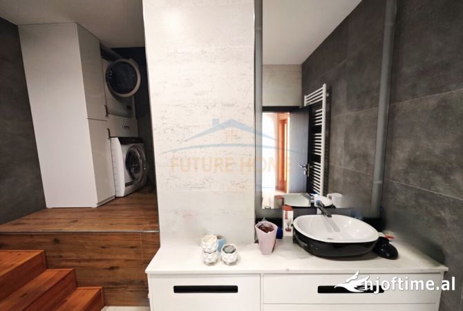 Shtepi ne shitje Penthose(kati i fundit panoramik) ne Durres, 3+1, Mobilimi E mobiluar, Pagesa 5,000,000  Euro.